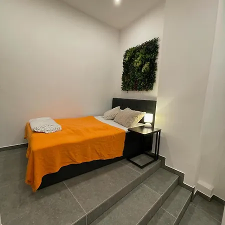 Rbj Loft Hannover-linden - Graffiti Und Parkplatz * Hannover