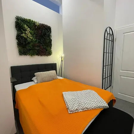 Rbj Loft Hannover-linden - Graffiti Und Parkplatz * Hannover